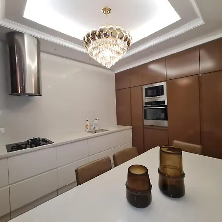 Luxery * Tiran